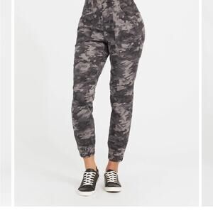Spanx Camo Twill Cargo Pant Tummy Control M